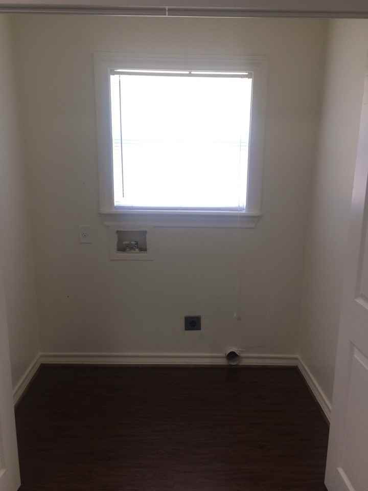 1007 E 29th St - Photo 6 of 30