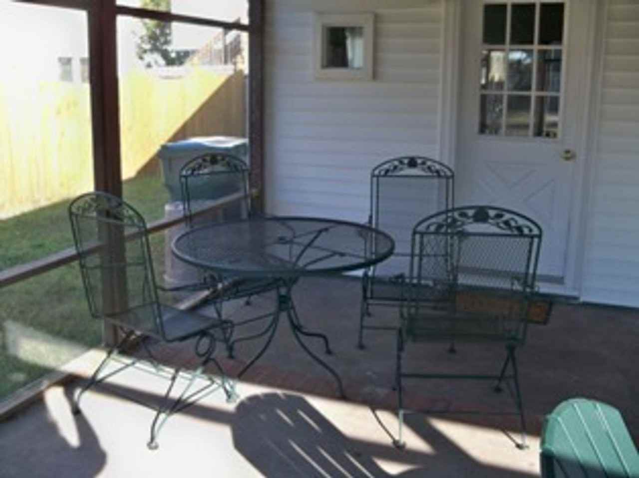 115 Swedes St - Photo 3 of 3