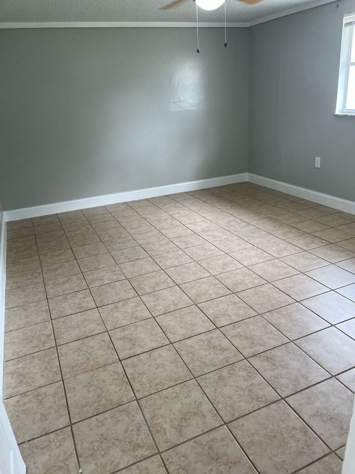 4410 Plum St - Photo 2 of 14