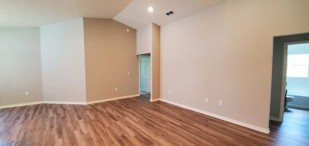 2045 Harvest Landing Cir - Photo 2 of 19