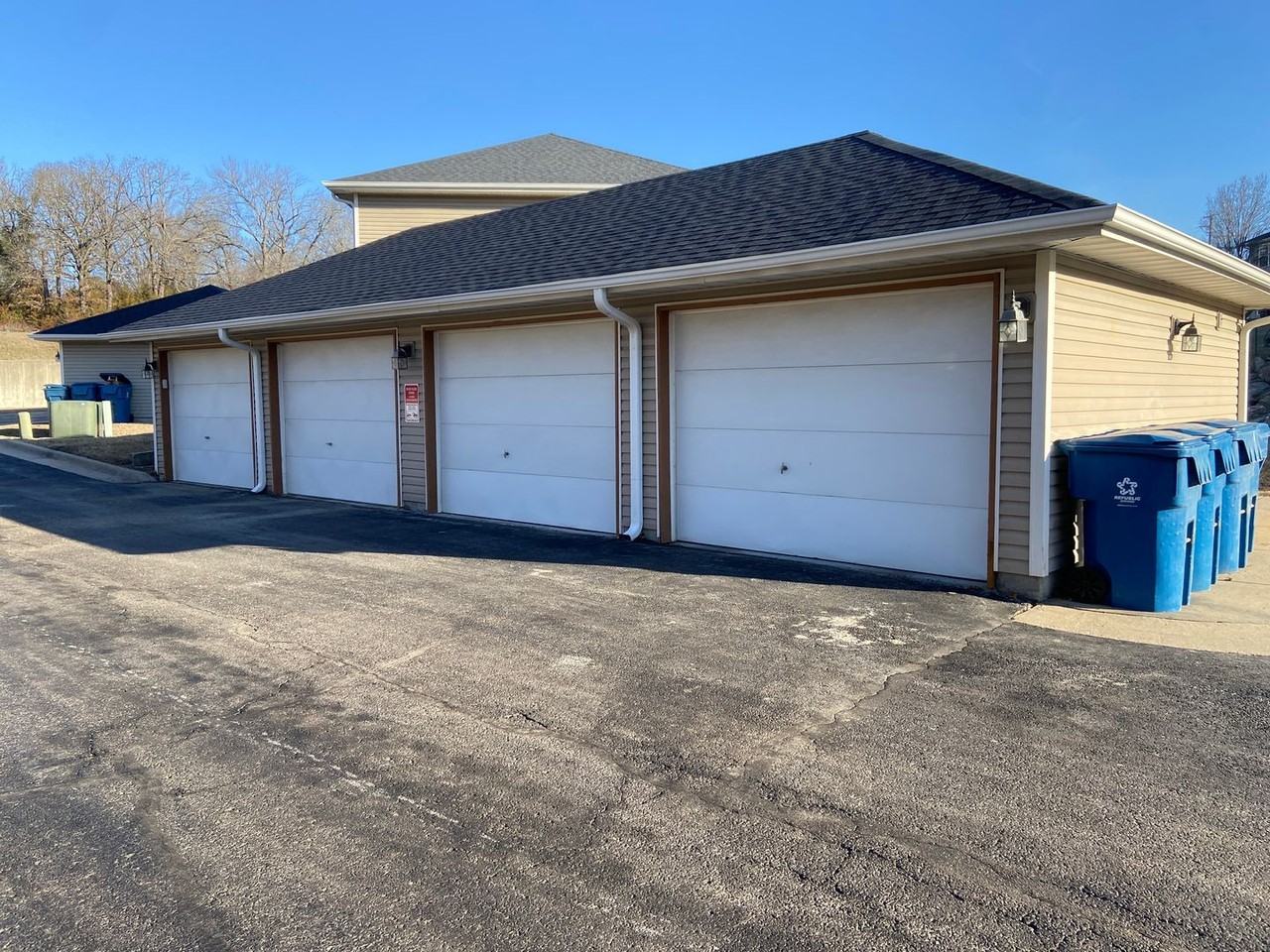 150 Scholars Ct #D - Photo 4 of 31