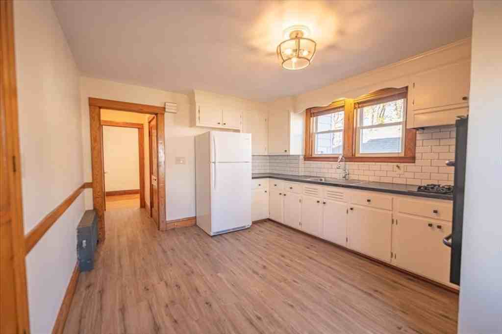 19 Auburn St #19 - Photo 2 of 12