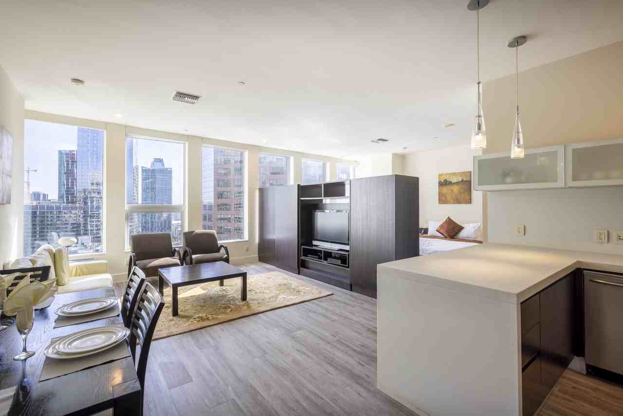 1010 Wilshire Blvd - Photo 2 of 37