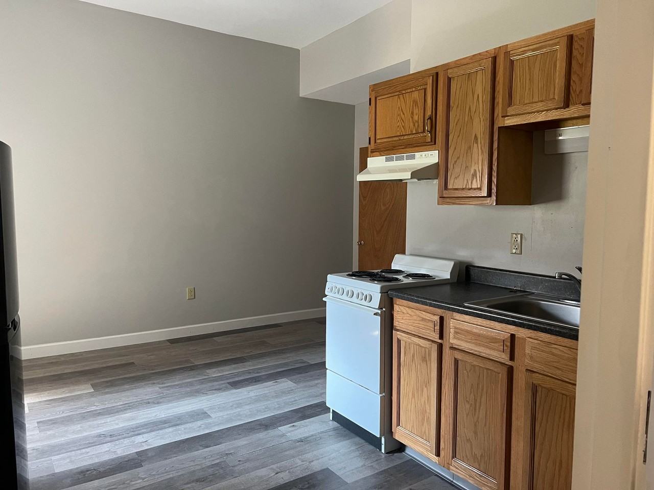 155 Phillips Park Dr #101 - Photo 2 of 6