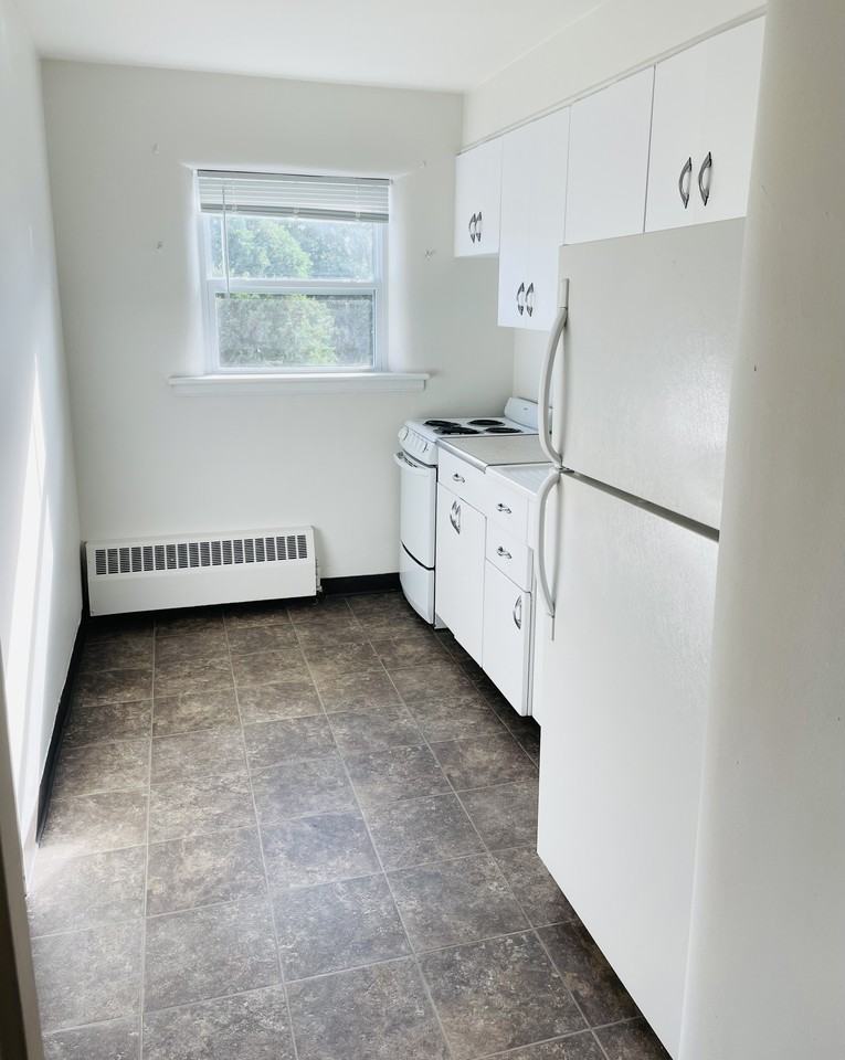 550 Madison Street - Photo 7 of 7