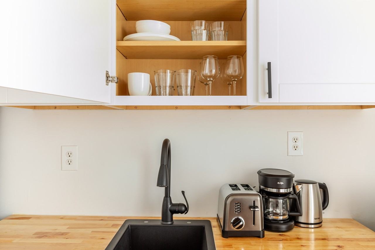 221 E 26th St #1054298P - Photo 6 of 15