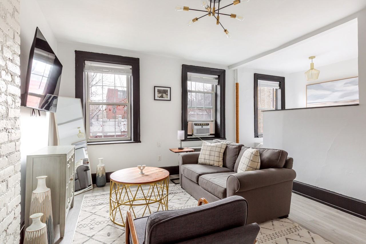 333 W 11th St #1054919P - Photo 2 of 19