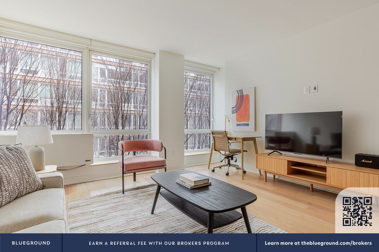 450 West 17th Street - Photo 4 of 50