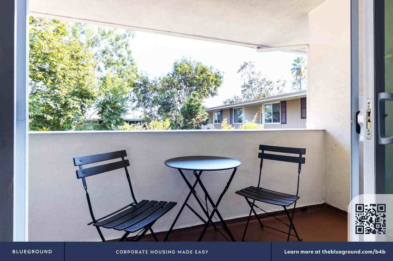 219 South Barrington Avenue #341 - Photo 5 of 27