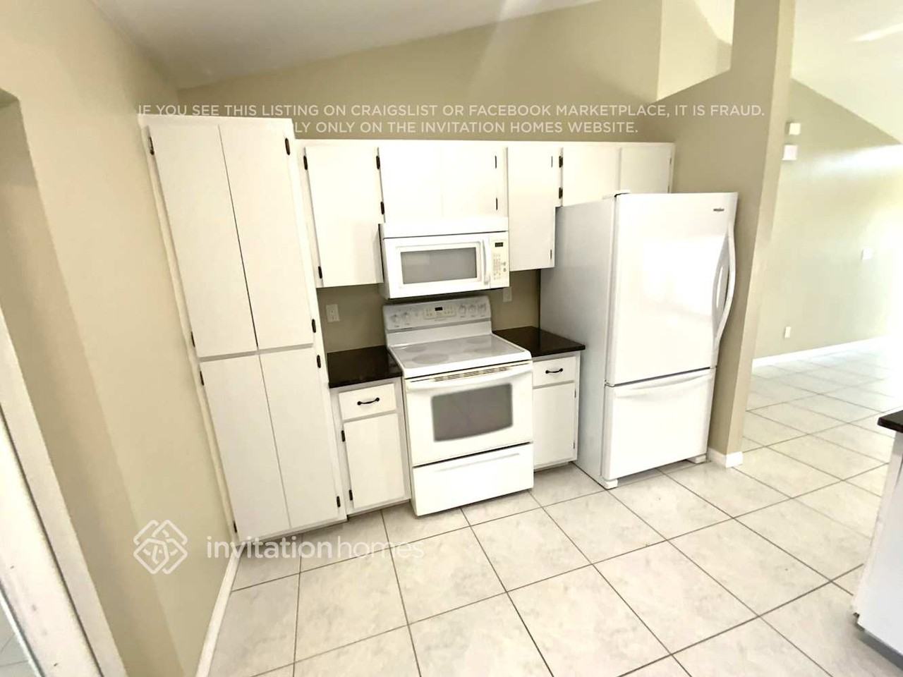 1201 Sw 29th Ter - Photo 4 of 13