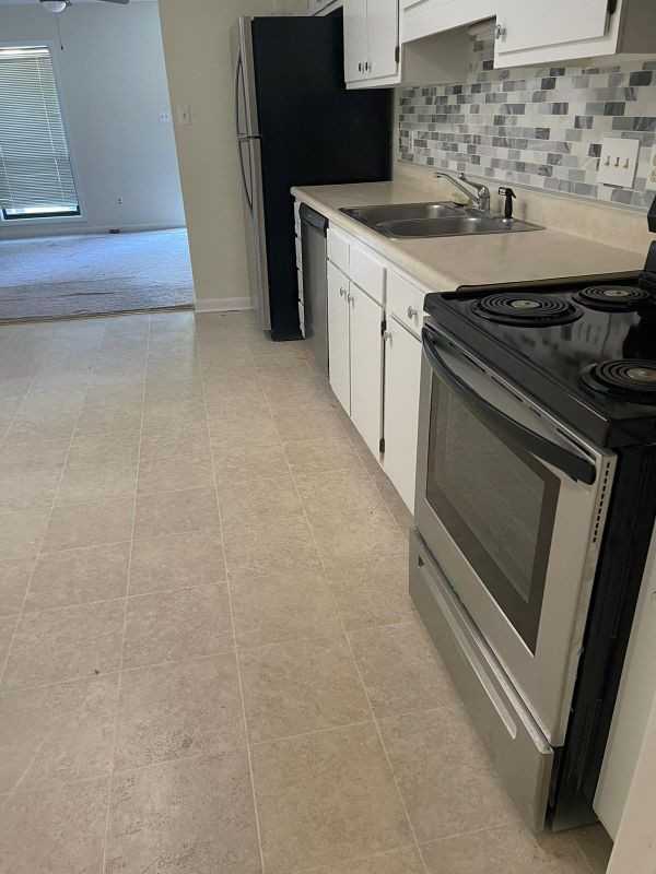 921 Odom Dr - Photo 7 of 50