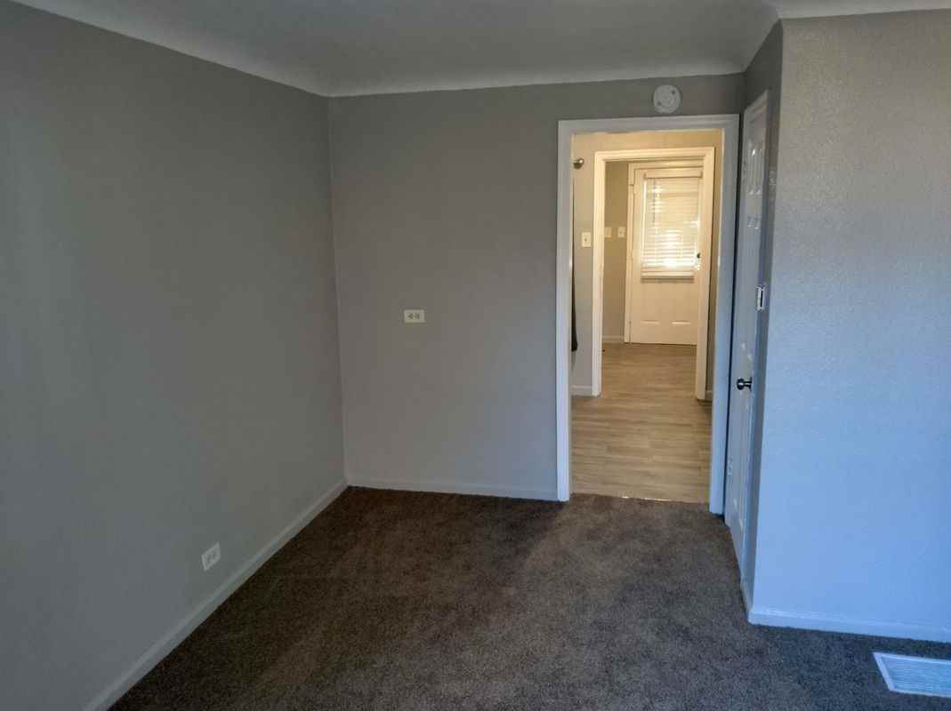 1527 Uinta St - Photo 3 of 17