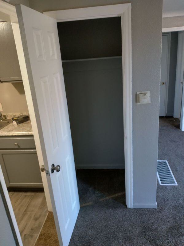 1527 Uinta St - Photo 4 of 17