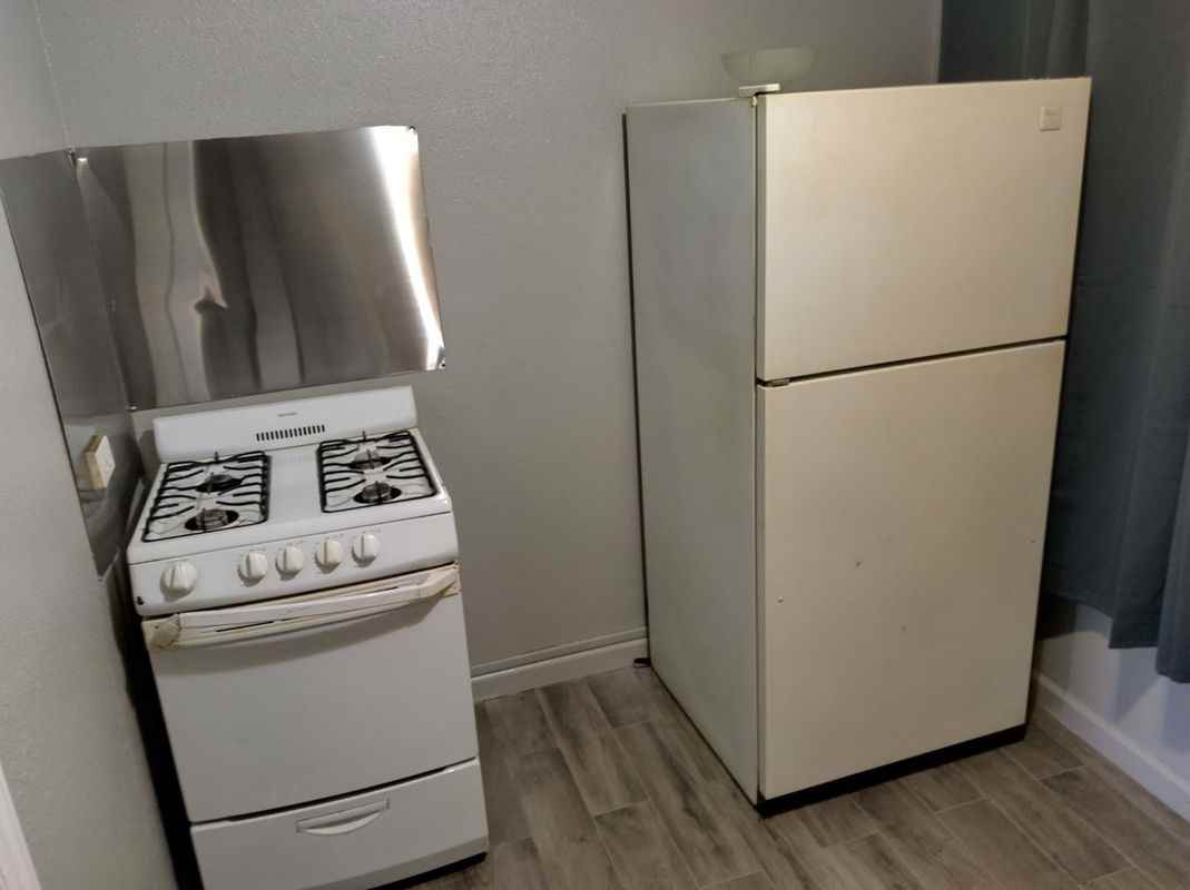 1527 Uinta St - Photo 5 of 17