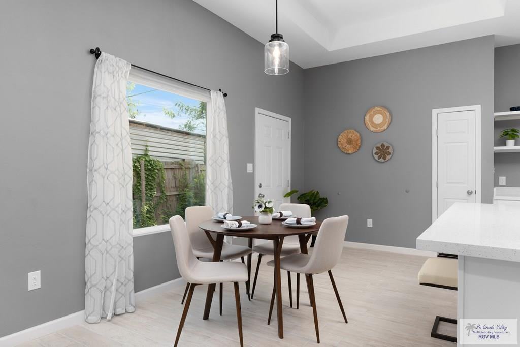 233 Linda Ln - Photo 3 of 25