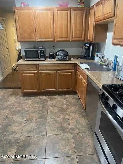 265 Norgrove Ave - Photo 4 of 15