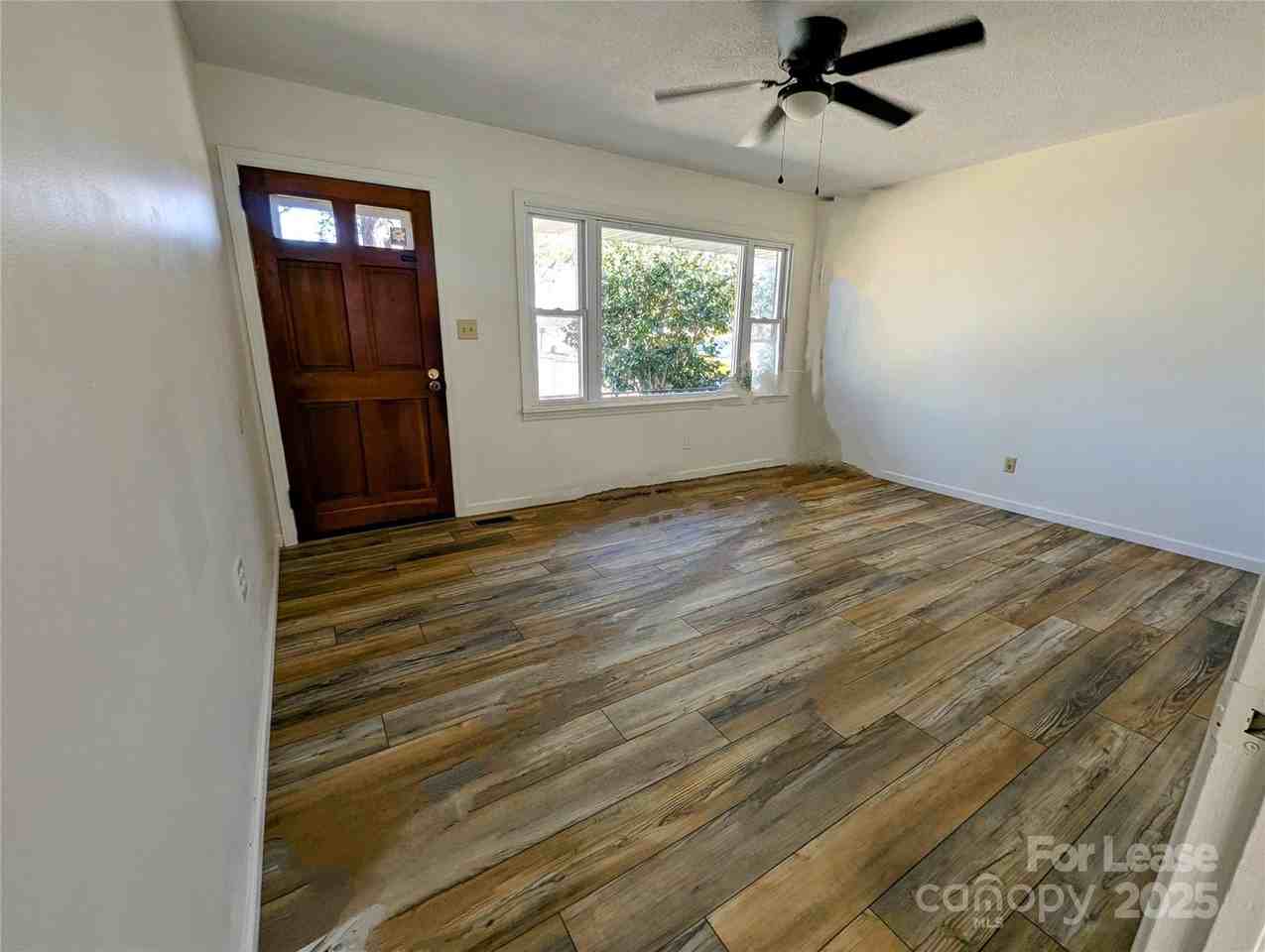 1724 Gilroy Rd - Photo 2 of 11