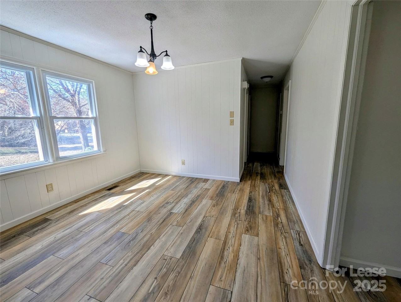 1724 Gilroy Rd - Photo 3 of 11