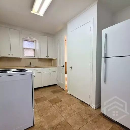 3 Bear St - Photo 2 of 7