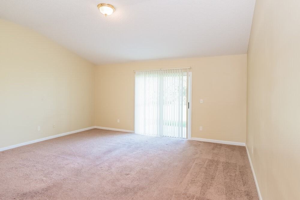 11614 Rainbow Springs Ct - Photo 3 of 15