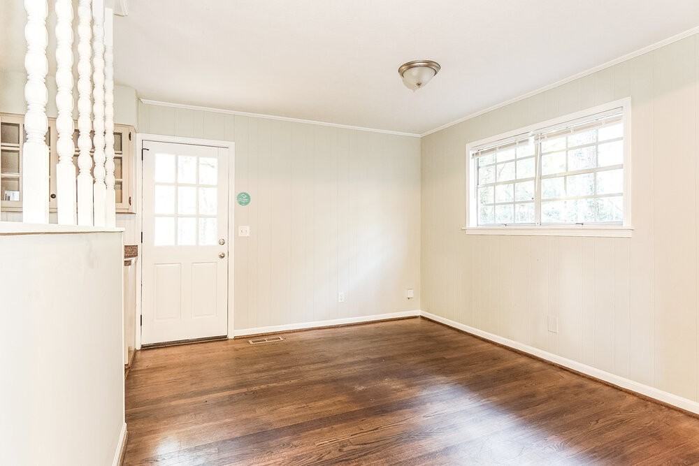 5232 Beacon Cir - Photo 5 of 17