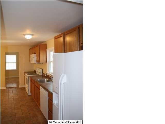 201 Thompson Ave - Photo 3 of 14