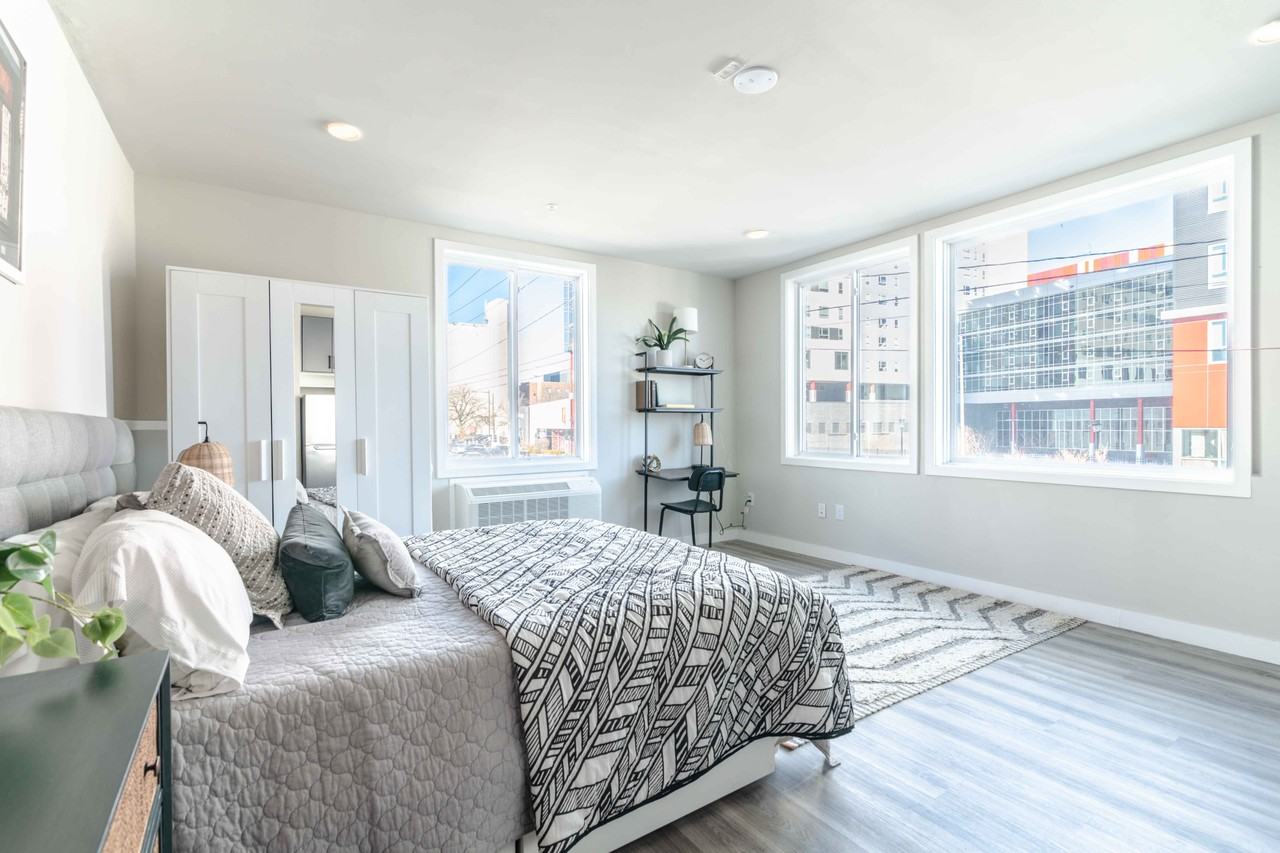 The York - Photo 3 of 29