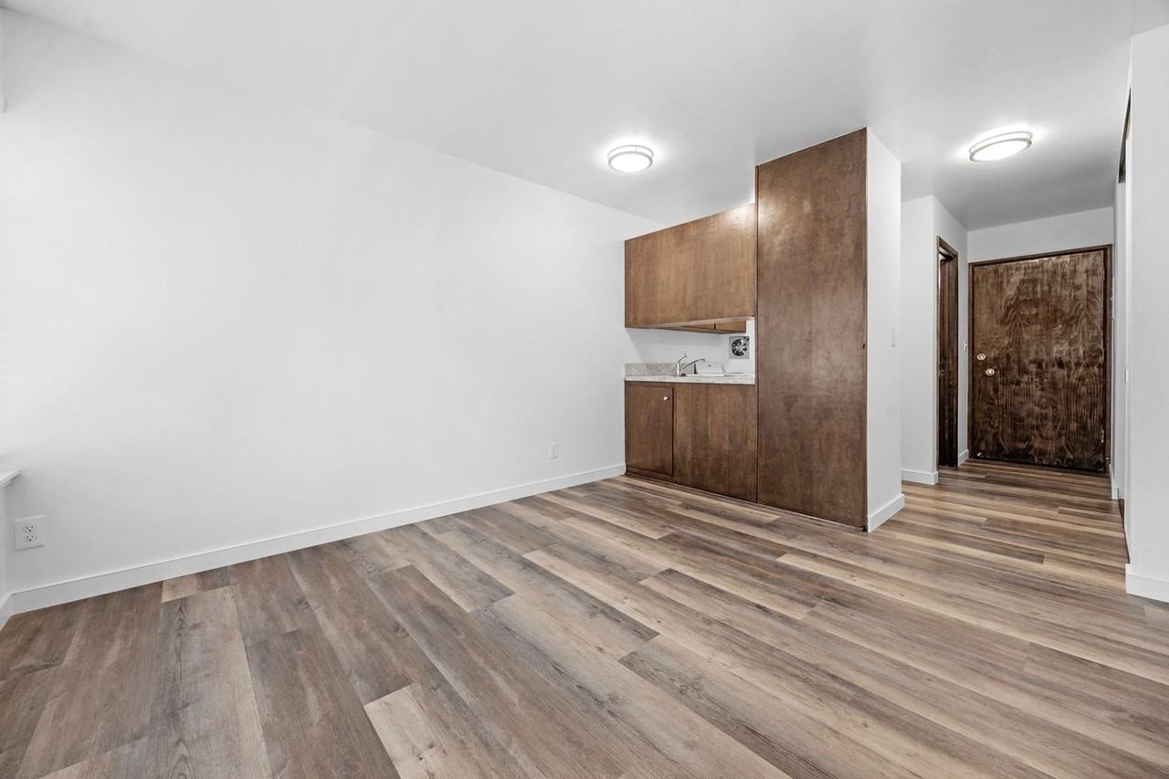 Rajah Apartments (119) - Photo 3 of 21