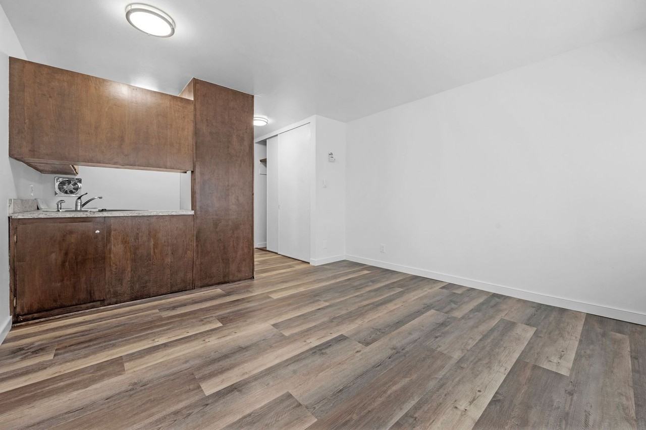 Rajah Apartments (119) - Photo 5 of 21