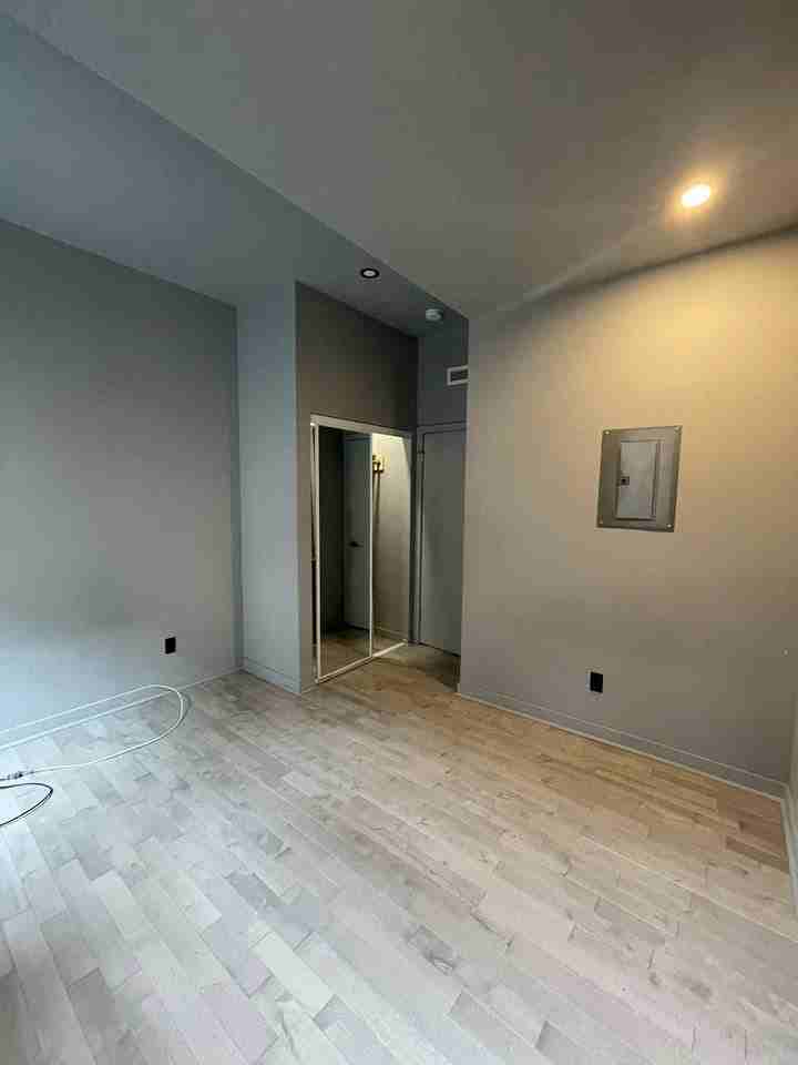 Stanley court - Photo 2 of 10