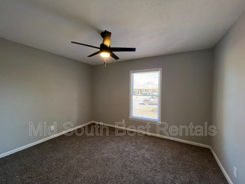 3765 Marty St - Photo 6 of 8