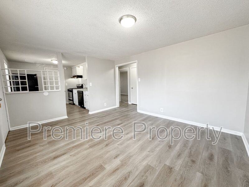 2503 S Vermont Ave - Photo 2 of 8