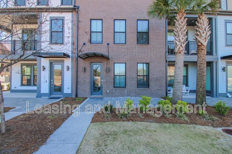 1624 Florentia St - Photo 2 of 27
