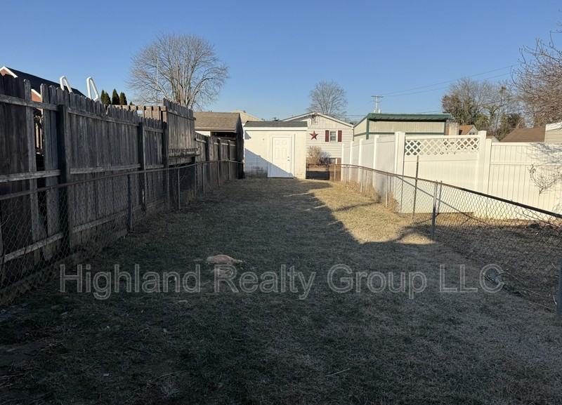 112 S 9th St - Photo 2 of 20