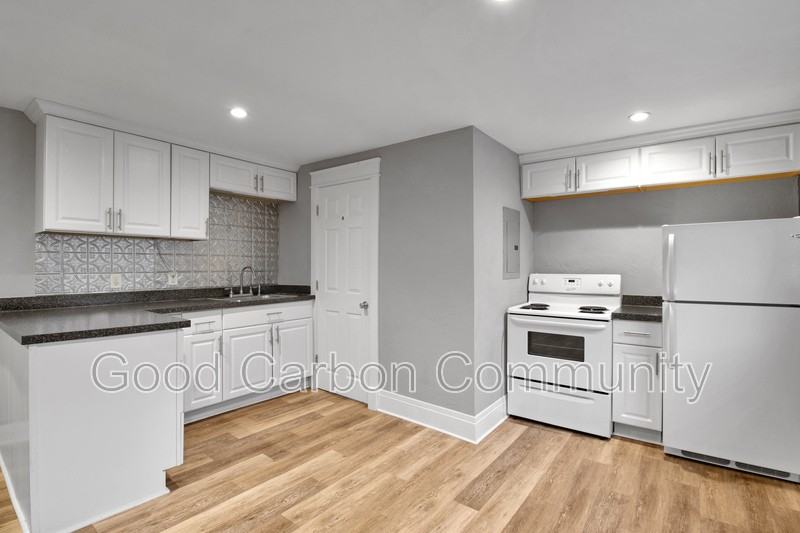 328 Elmwood Ave #5 - Photo 3 of 15