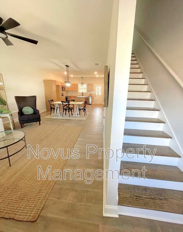 111 Crest Pointe - Photo 3 of 12