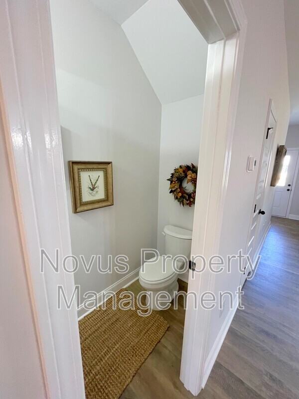 111 Crest Pointe - Photo 6 of 12