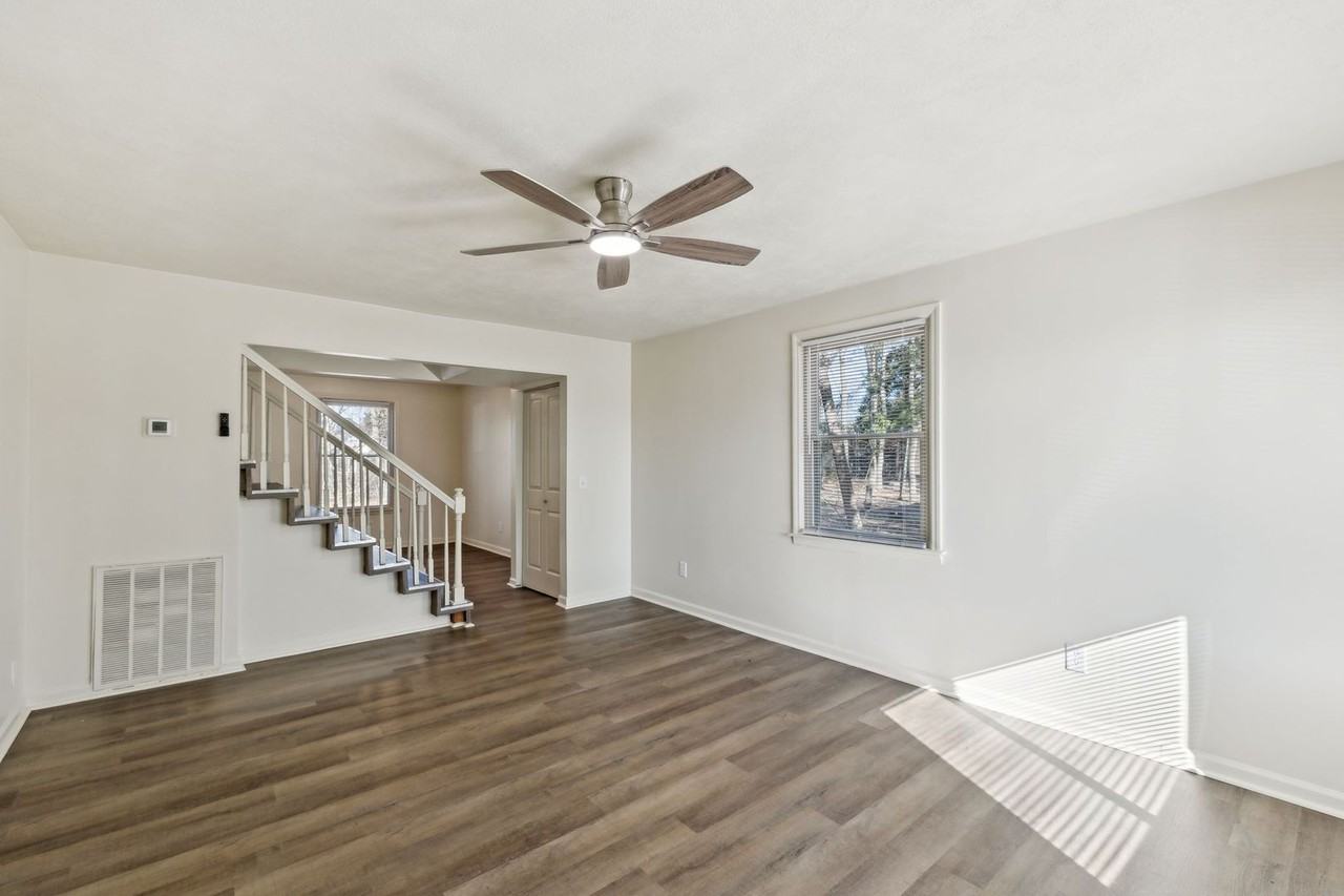 1421 Huntington Dr - Photo 4 of 30