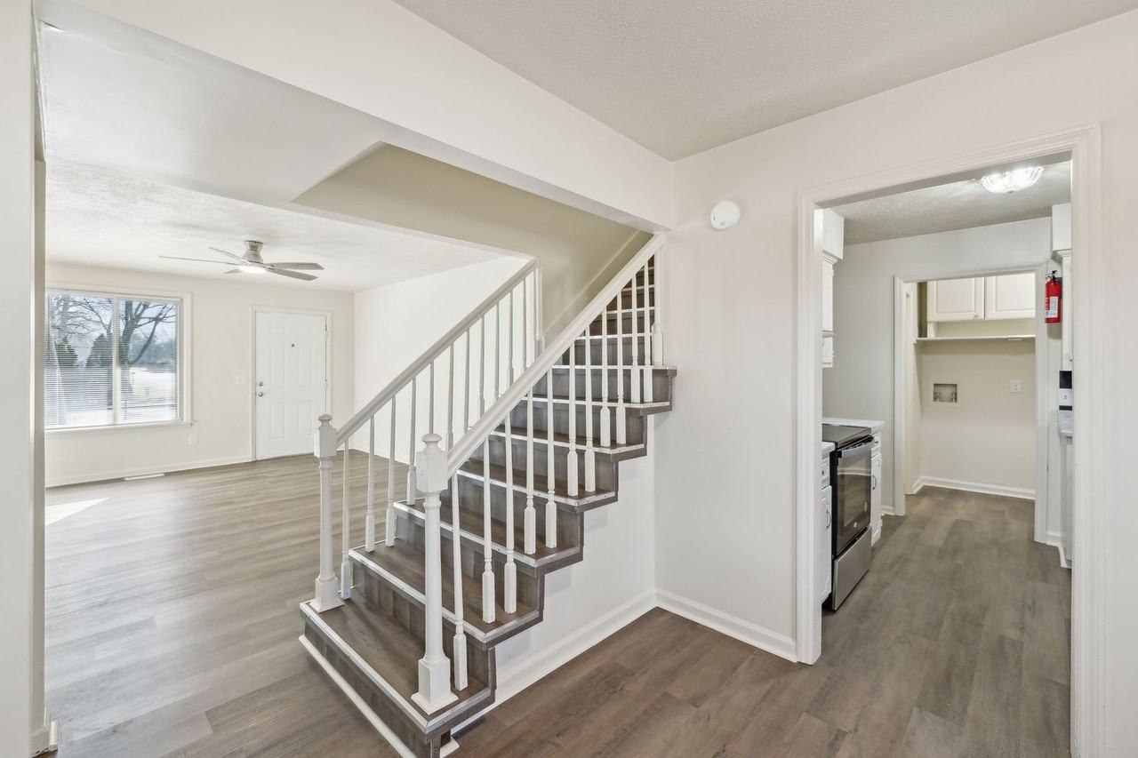 1421 Huntington Dr - Photo 7 of 30