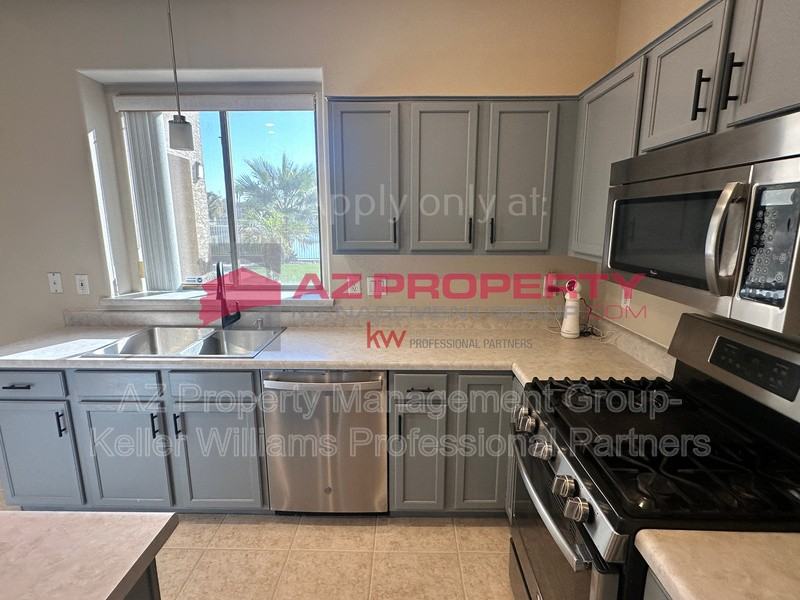 2521 N 112th Ln - Photo 4 of 36