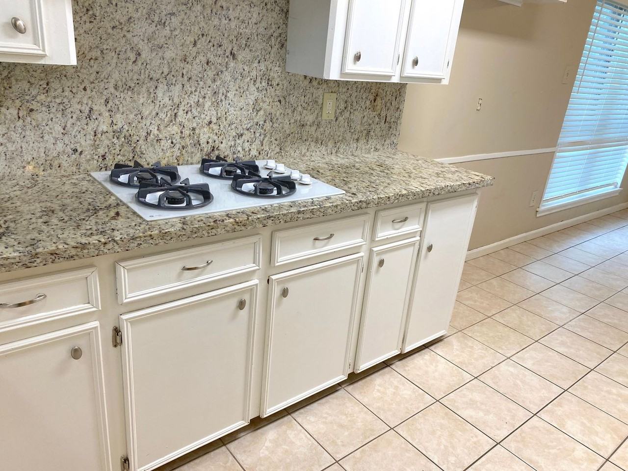 22303 N Fork Dr - Photo 6 of 25