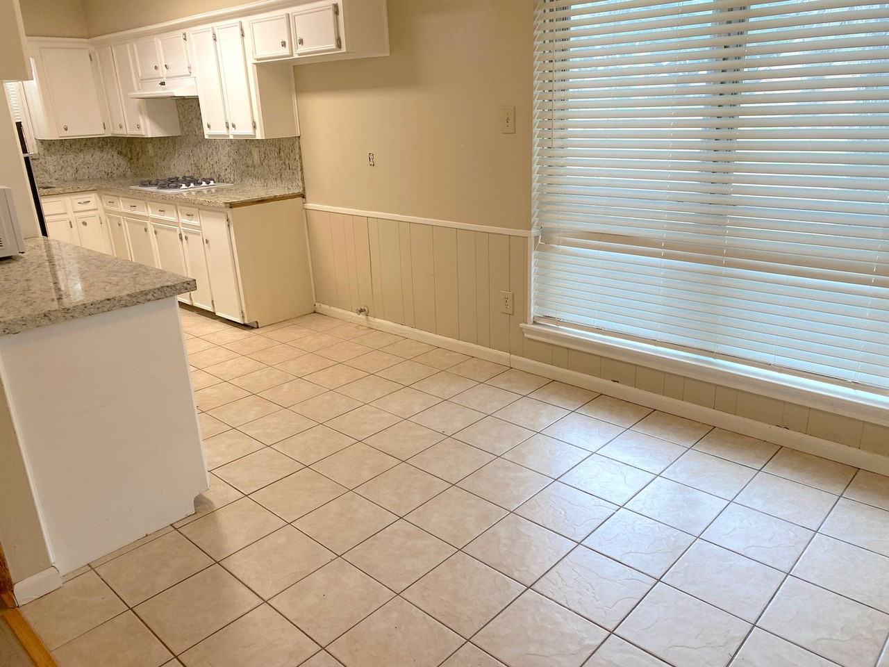 22303 N Fork Dr - Photo 7 of 25