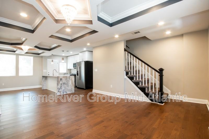 931 E 41st St - Photo 2 of 16