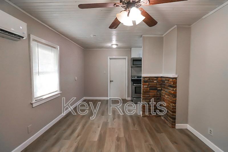 9759 Cove Ave - Photo 3 of 7