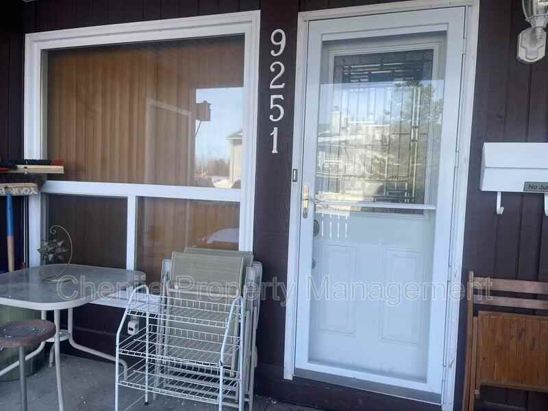 9251 172 St Nw - Photo 2 of 23