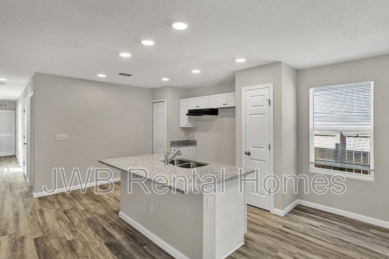 1362 Florida Ave - Photo 2 of 15