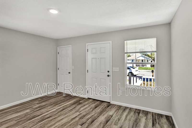 1362 Florida Ave - Photo 4 of 15