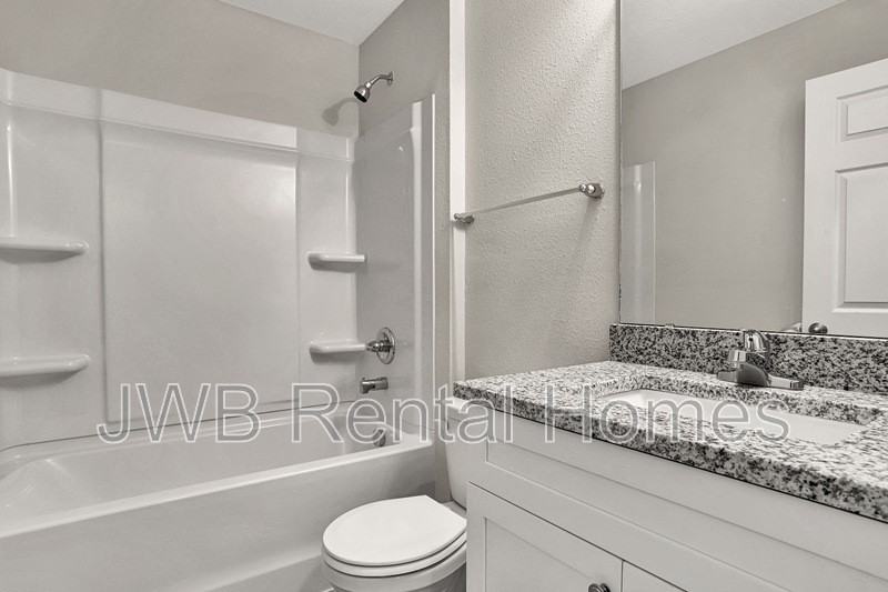 1362 Florida Ave - Photo 6 of 15