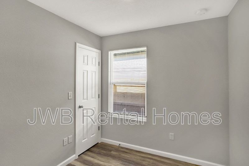 1362 Florida Ave - Photo 7 of 15