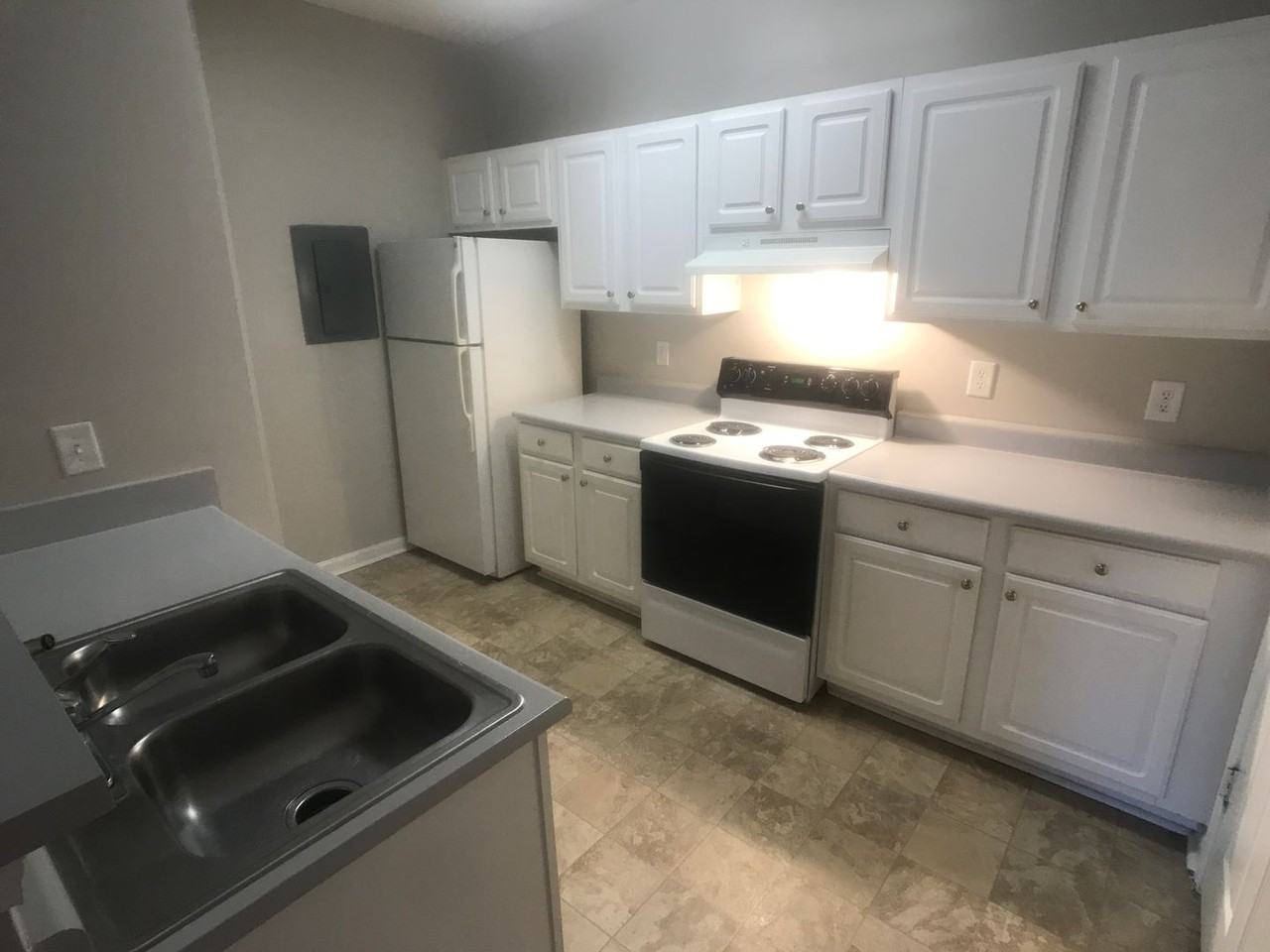 3205 Walden Park Dr - Photo 2 of 17